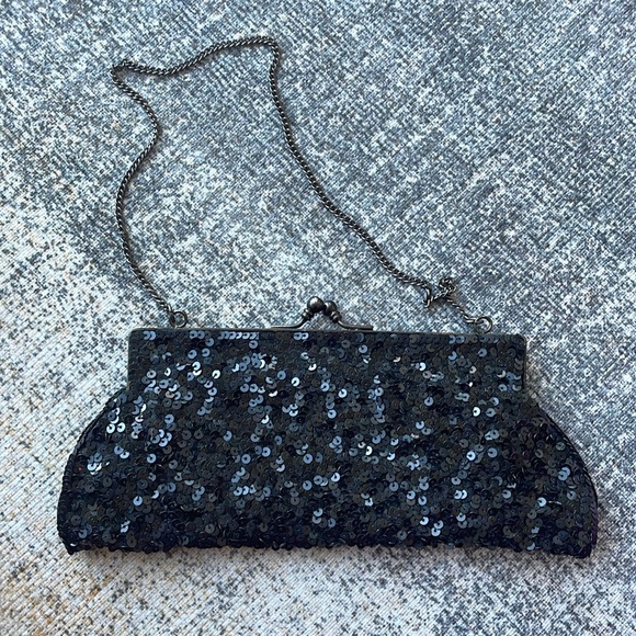 Newport News Handbags - Vintage Newport News sequins black evening bag EUC